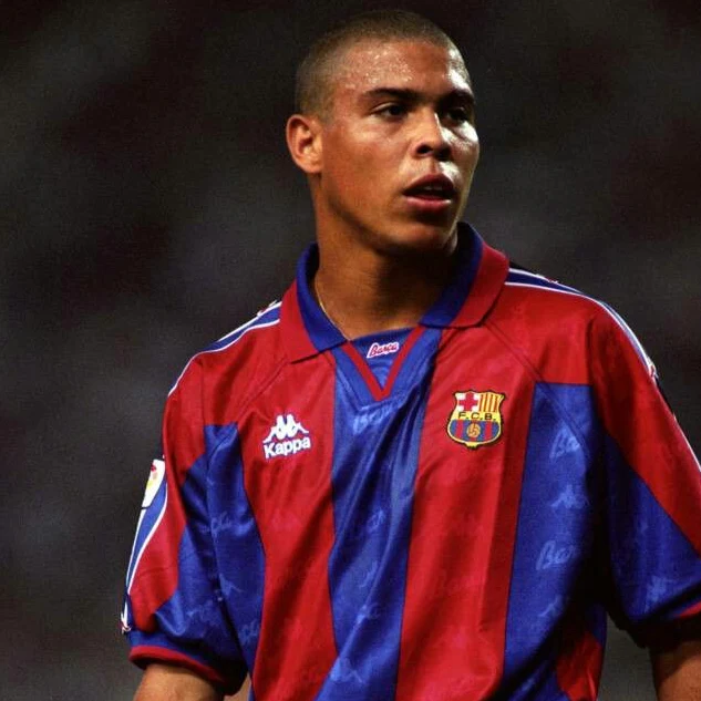 Barcelona 1995/97 Home Jersey - Image 5