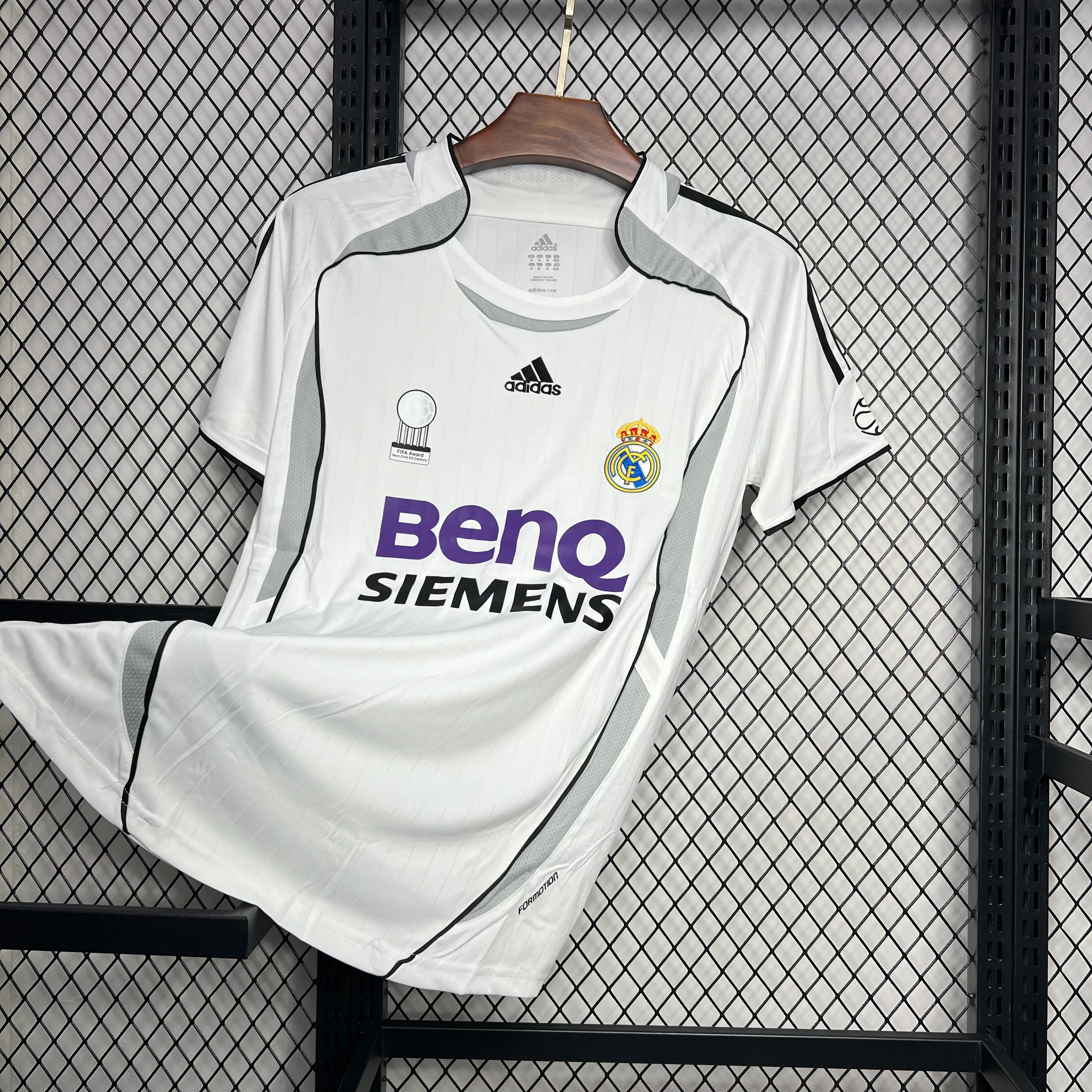 Real Madrid 06/07 Home Jersey - Image 3